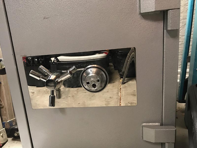 locksmith open locked safe
